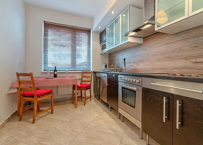 Apartamento Rogalinska - Parking, Balcony&workspace - By Rentujemy *