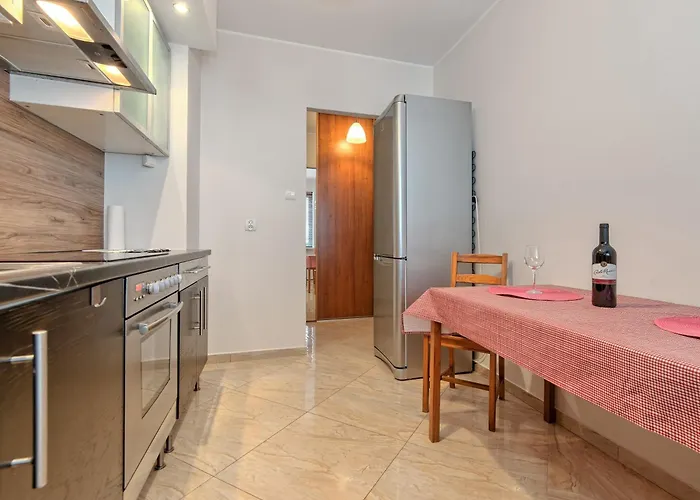 Rogalinska - Parking, Balcony&workspace - By Rentujemy Apartamento *